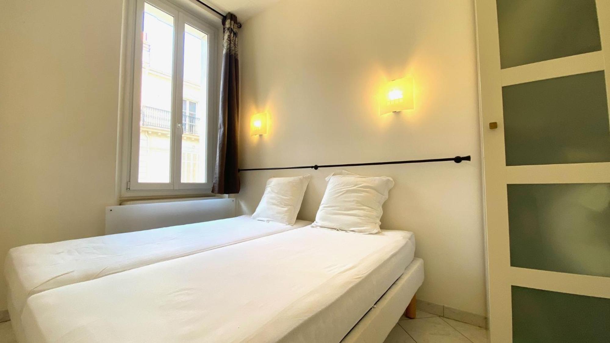 - Rue Hoche Cannes